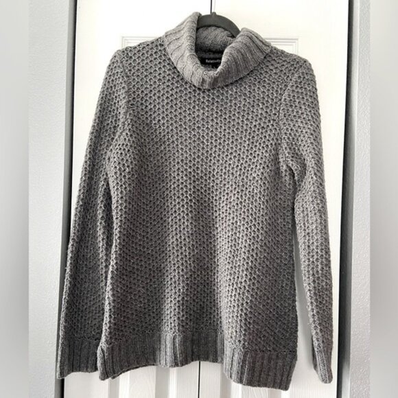 Relativity women’s gray sweater size large - Picture 1 of 6